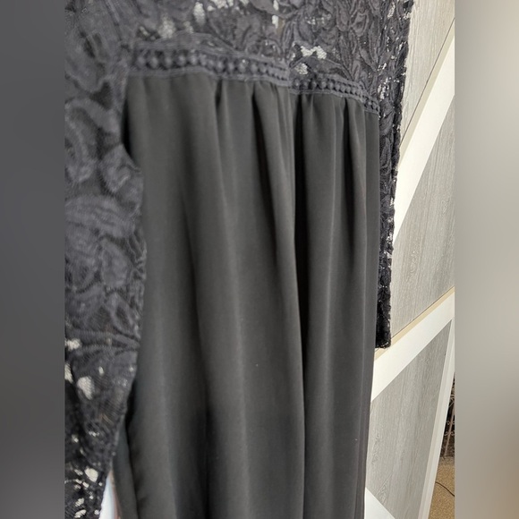 321. As U Wish Juniors' Lace-Trim Shift Dress M - Picture 3 of 5